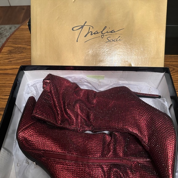 Thalia Sodi Raquell - Picture 3 of 4